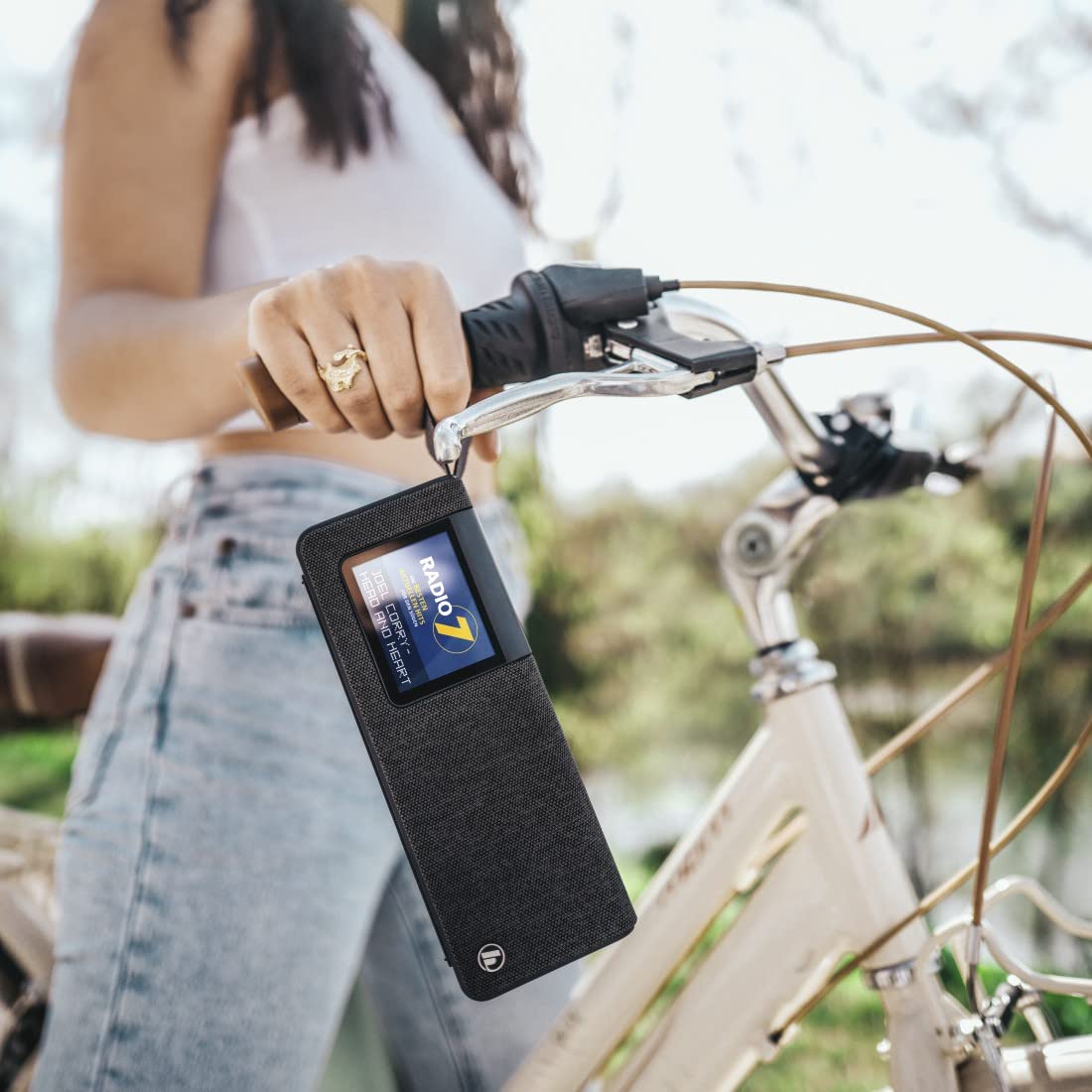 hama-digitalradio-dr200bt-tragbar-mit-bluetooth-dab-ukw-wiederaufladbar-schwarz image 6