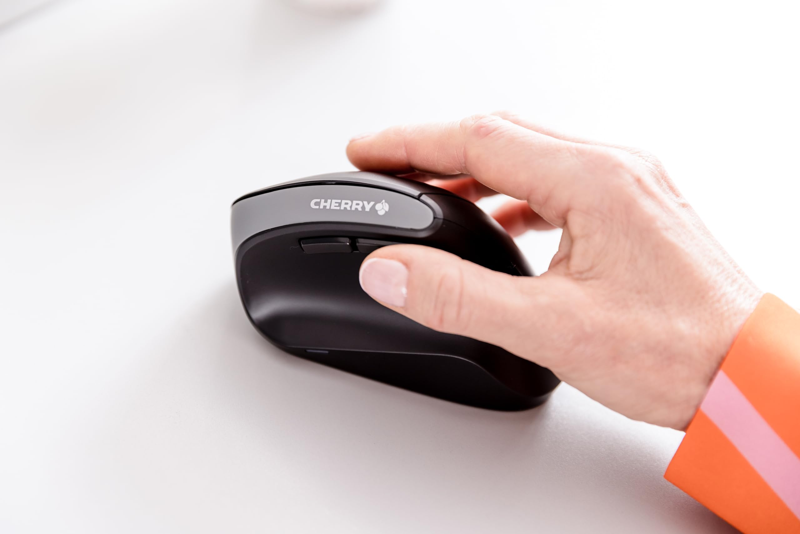 cherry-mw-4500-ergonomische-vertikale-funkmaus-f-r-rechtsh-nder-45-design-6-tast image 2