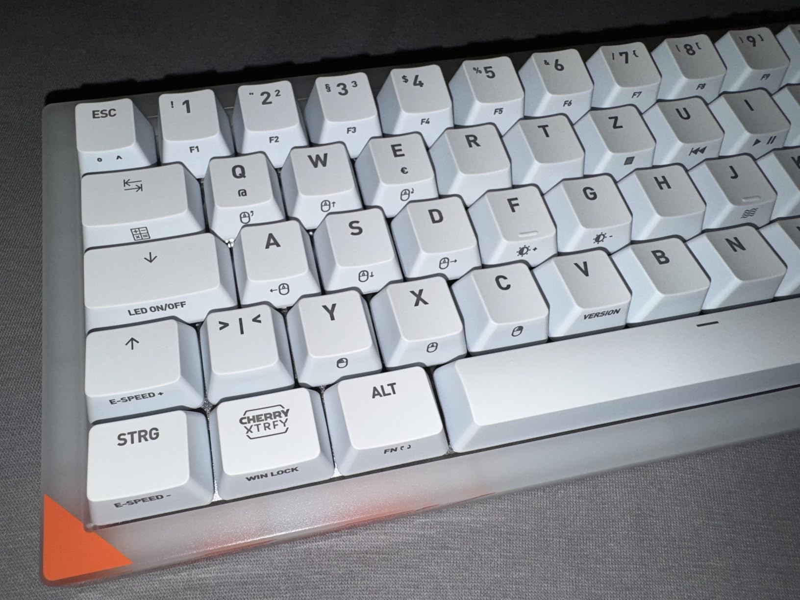 Gute Tastatur, aber gewöhnungsbedürftige Tasten