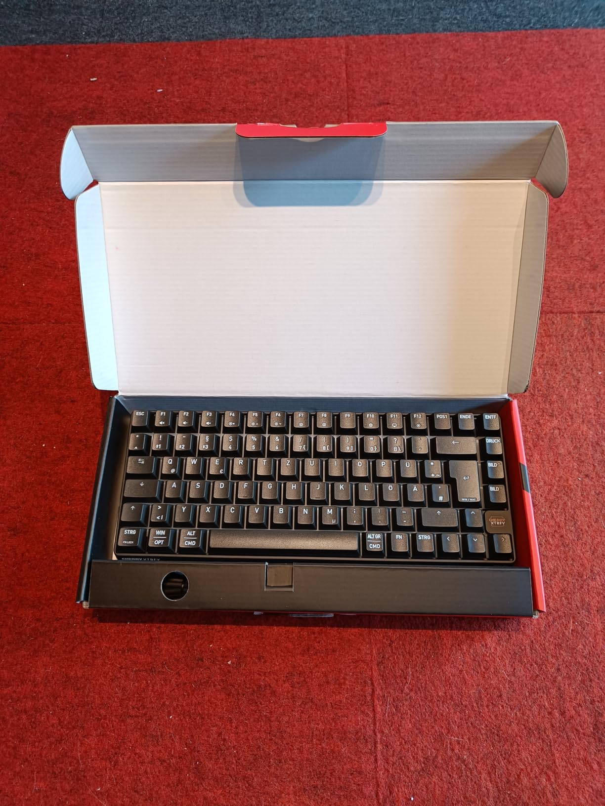 Gute Tastatur, aber etwas laut