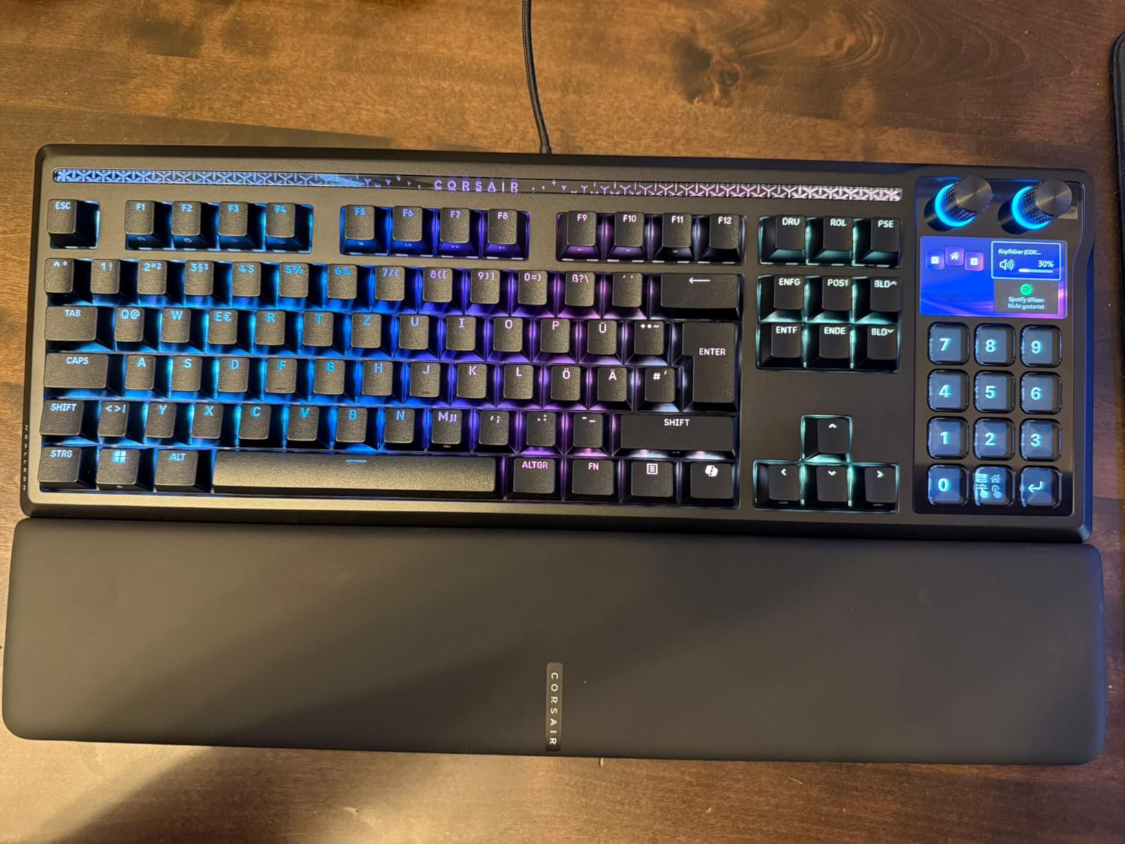 Sehr gute Tastatur, aber etwas Eingewöhnung nötig