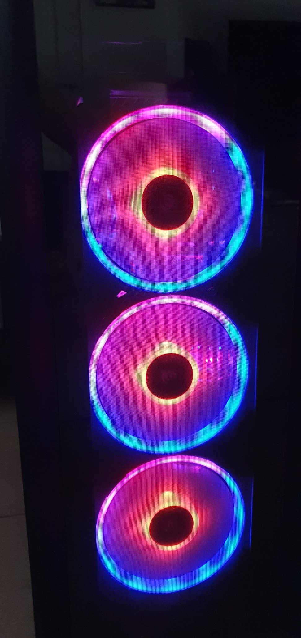 RGB satt, leise, top Verarbeitung